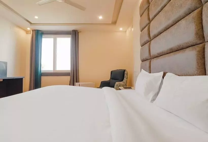 Fabhotel Prime Av Royale