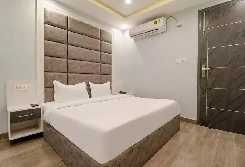 Fabhotel Prime Av Royale