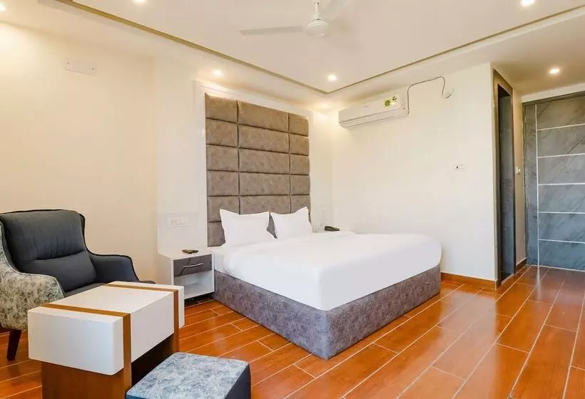 Fabhotel Prime Av Royale