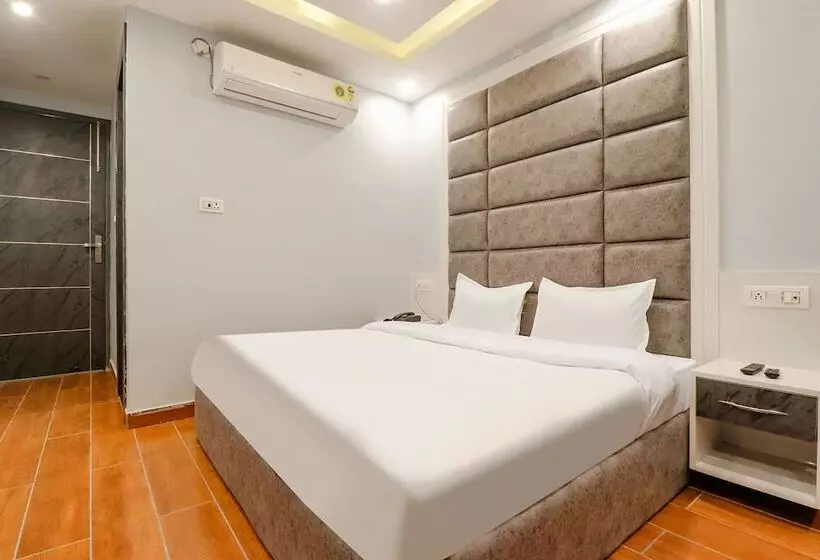 Fabhotel Prime Av Royale