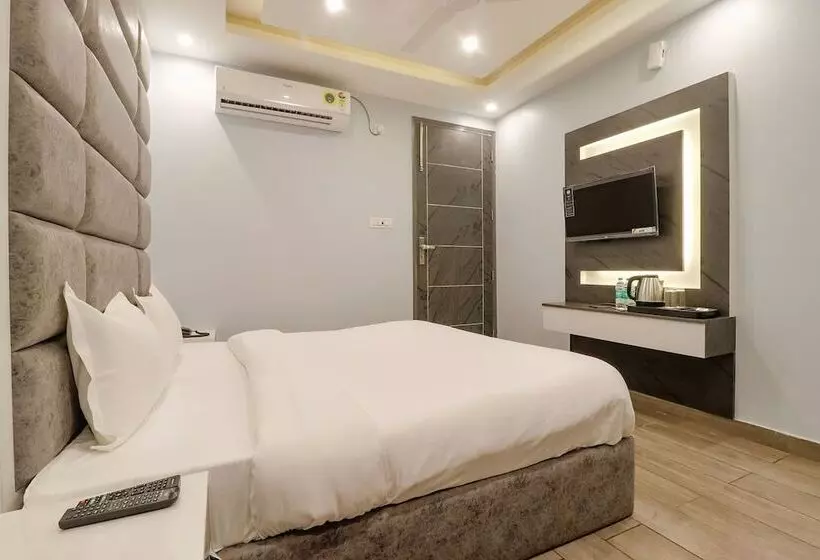 Fabhotel Prime Av Royale