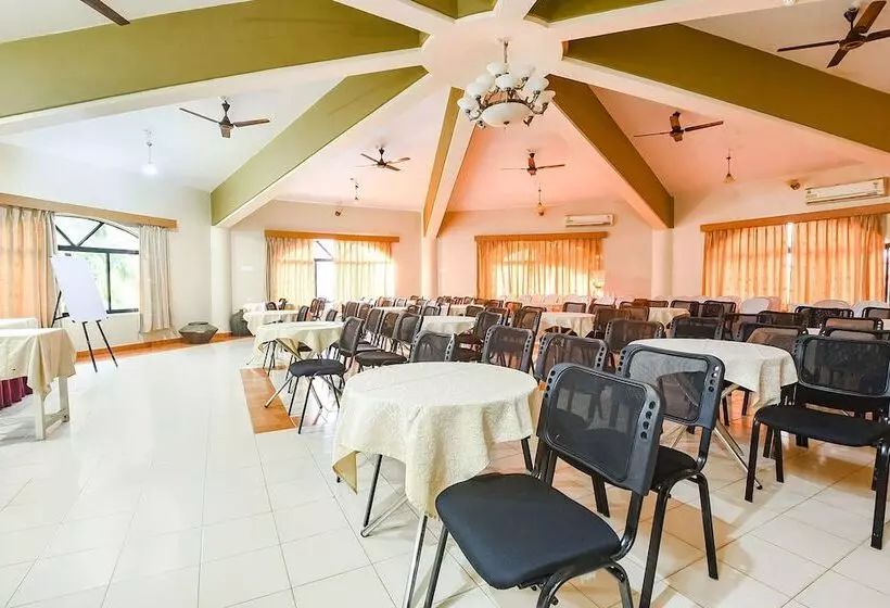 Fabhotel Prime Emerald Highland