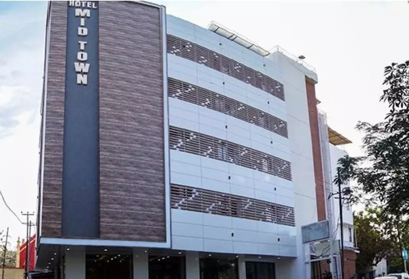Fabhotel Prime Midtown