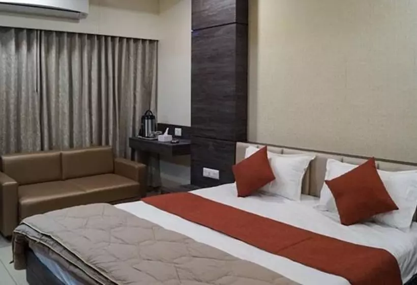 Fabhotel Prime Midtown