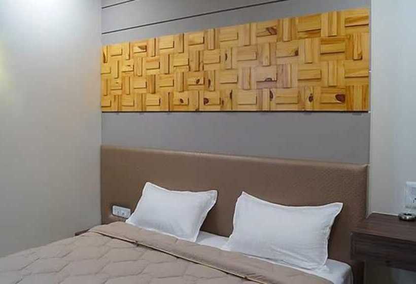 Fabhotel Prime Midtown