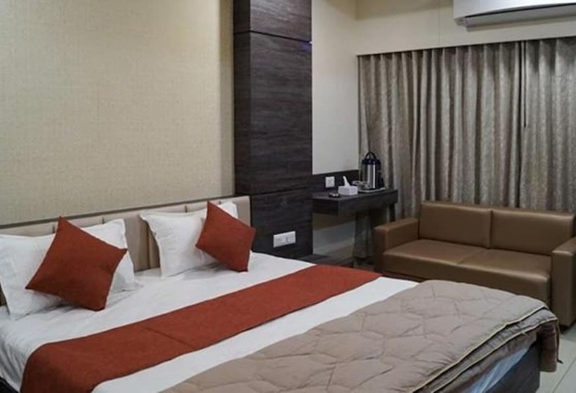 Fabhotel Prime Midtown