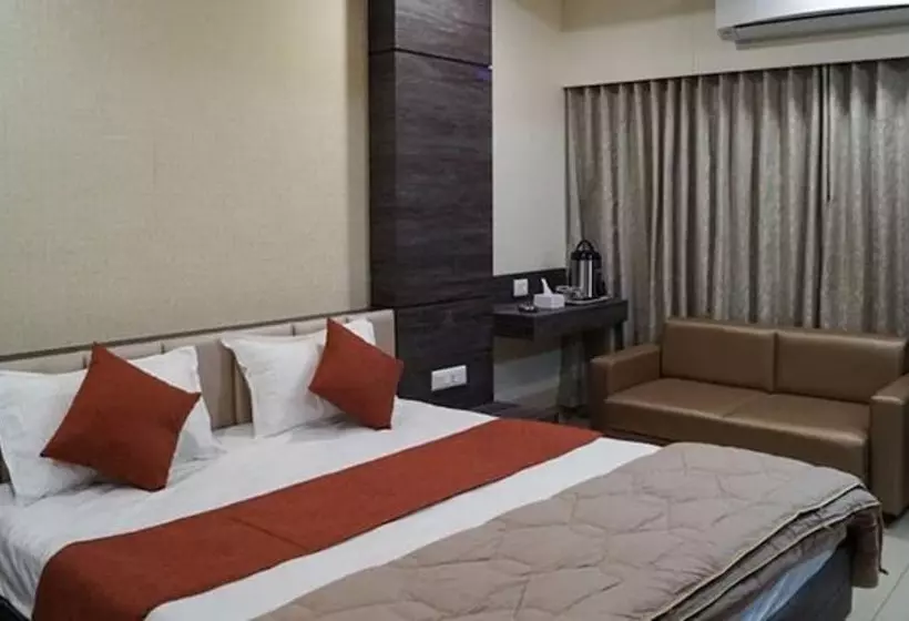Fabhotel Prime Midtown