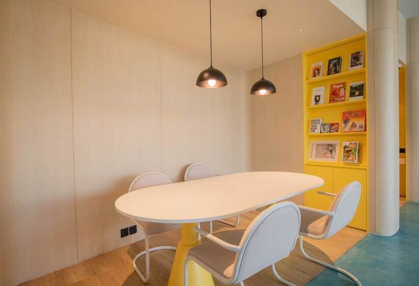 Go Hotel Sriracha At Central Si Racha