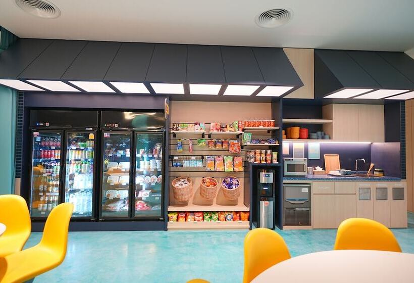 Go Hotel Sriracha At Central Si Racha