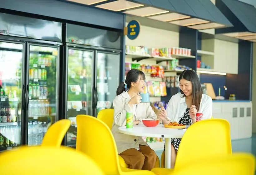 Go Hotel Sriracha At Central Si Racha