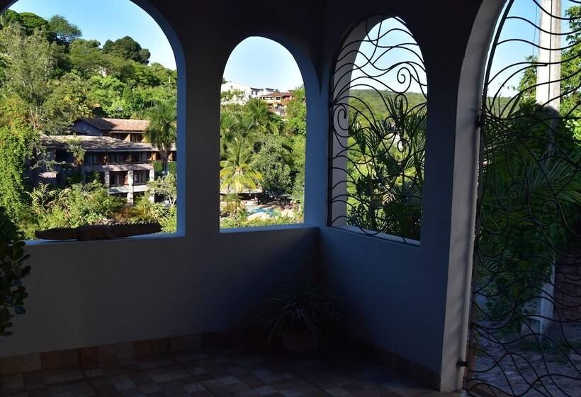 פונדק Serra Grisante Pousada