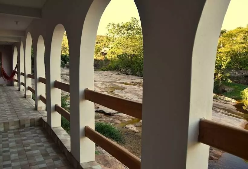 Hostelli Serra Grisante Pousada