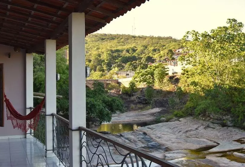 Hostelli Serra Grisante Pousada