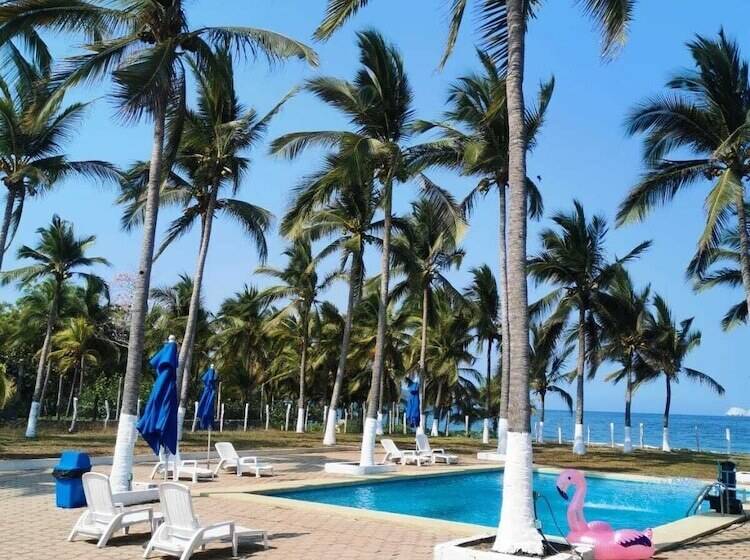 فندق Beach Paradise