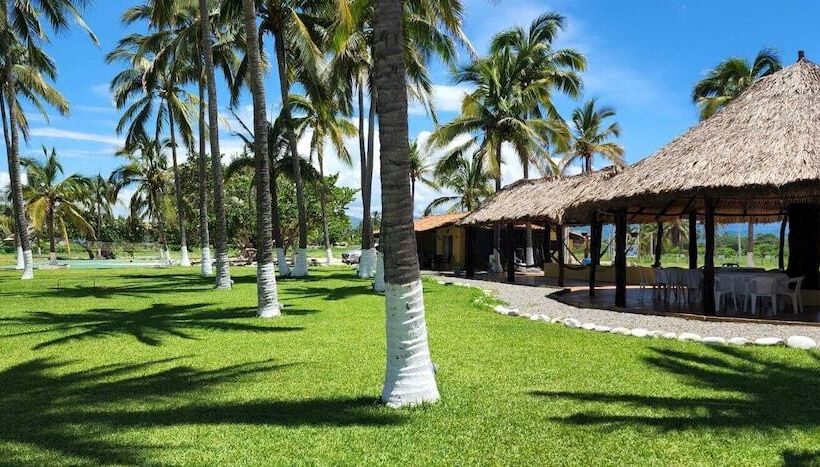 فندق Beach Paradise