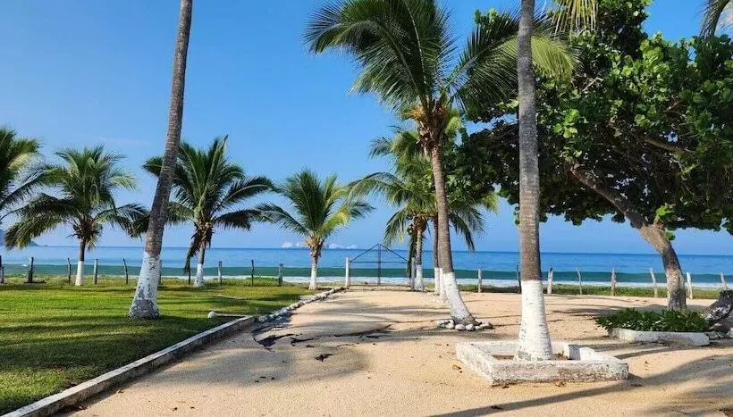 Hotelli Beach Paradise