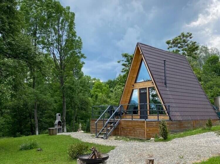 Отель Casutele Din Poienita Chalet