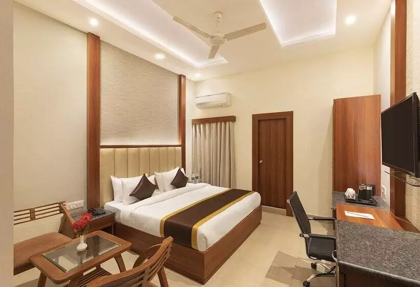 Hotel Click Collection Sparsh, Bareilly