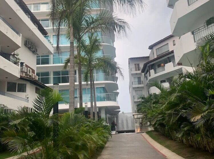 Otel Condo Nautico By Trvl2hm