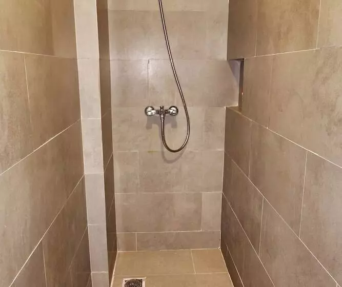 Hotelli Guest House 555 Nki