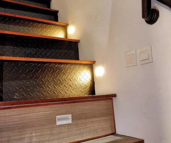 Hotelli Guest House 555 Nki