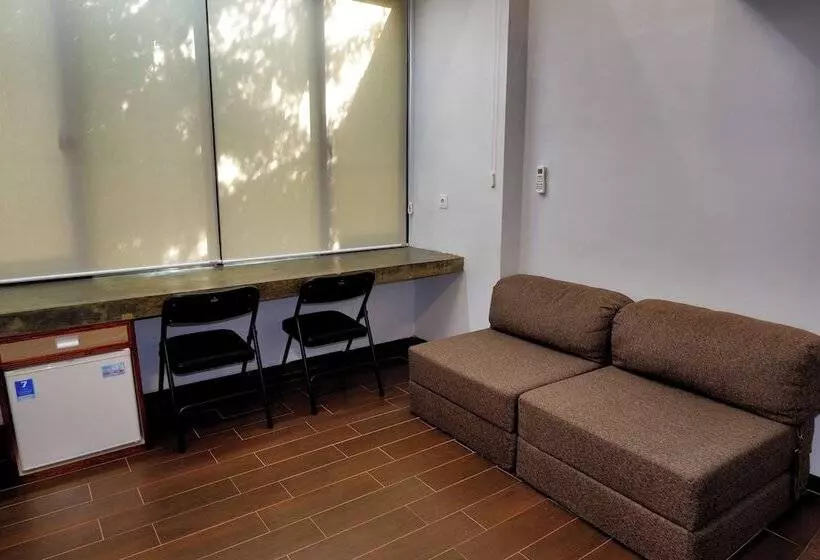 Hotelli Guest House 555 Nki