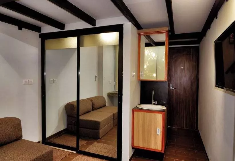 Hotelli Guest House 555 Nki