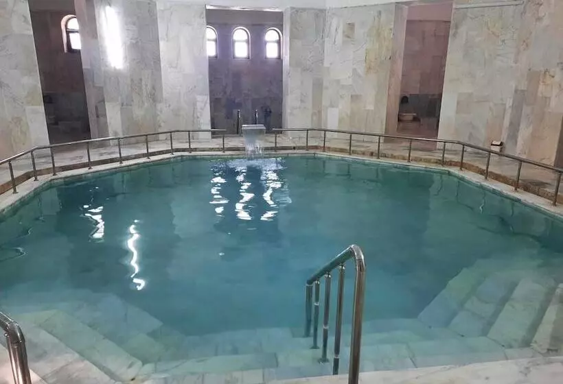 ホテル Ipeksoy Thermal