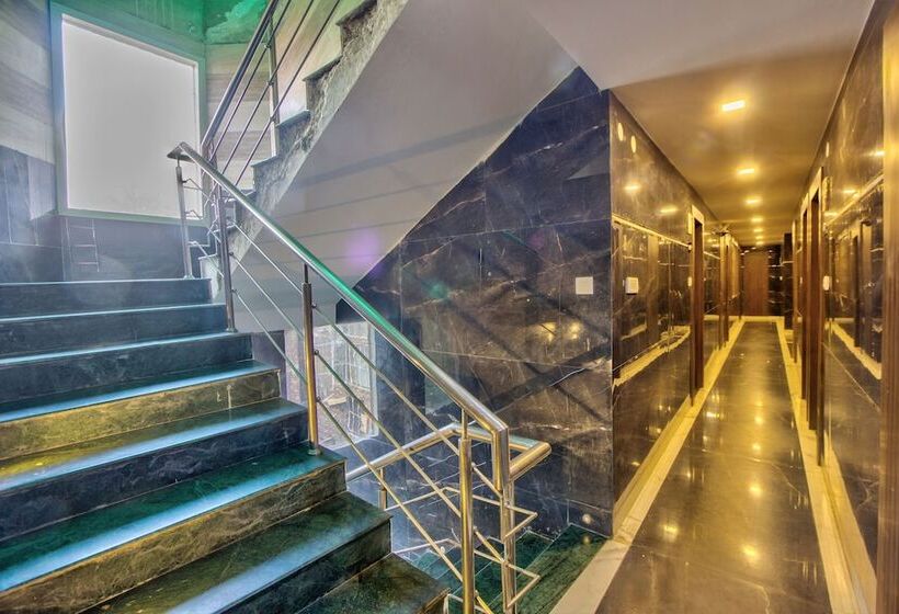 호텔 Katson Blue Shimla