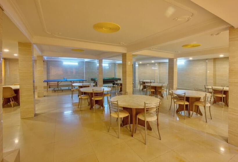 호텔 Katson Blue Shimla