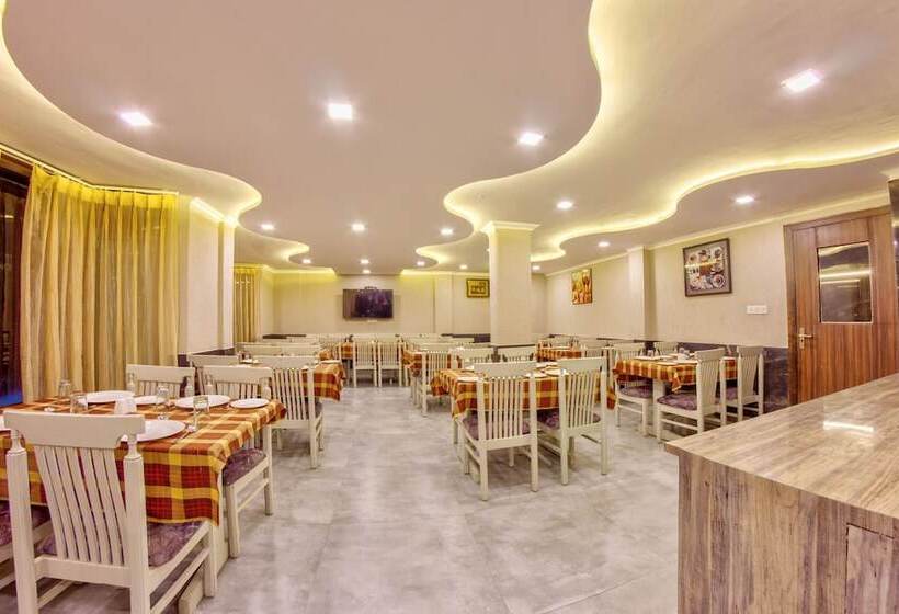 호텔 Katson Blue Shimla