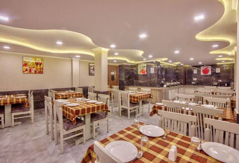 호텔 Katson Blue Shimla