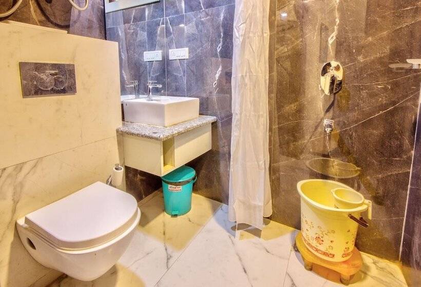 호텔 Katson Blue Shimla