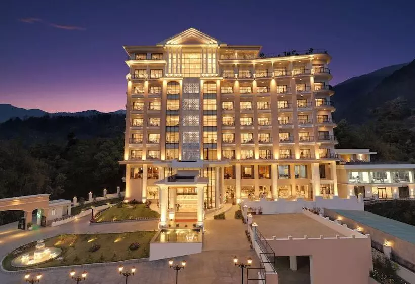 هتل Lemon Tree Premier Budhanilkanth