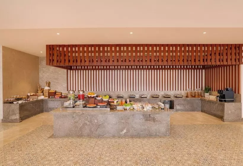 هتل Lemon Tree Premier Budhanilkanth