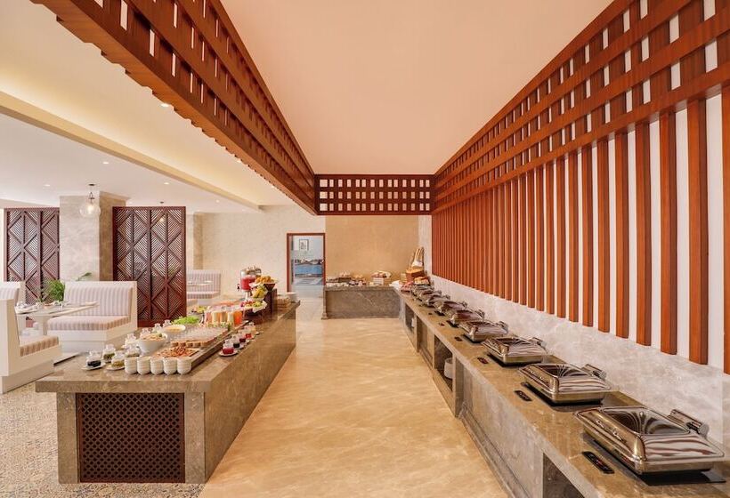 هتل Lemon Tree Premier Budhanilkanth