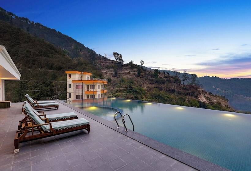 هتل Lemon Tree Premier Budhanilkanth