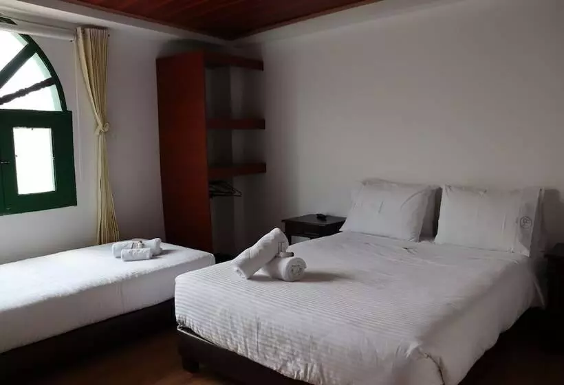Hotelli Mongui Plaza