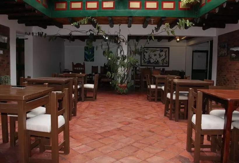 Hotelli Mongui Plaza