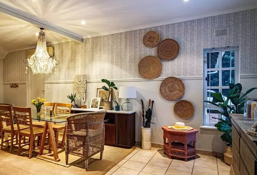 هتل Shelbourne Lodge