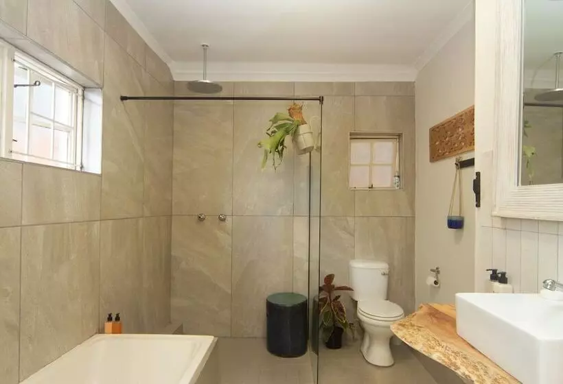 هتل Shelbourne Lodge