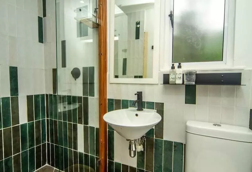 هتل Shelbourne Lodge