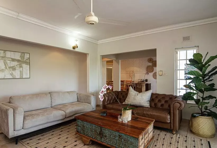 هتل Shelbourne Lodge