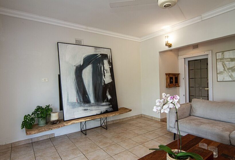 Hotel Shelbourne Lodge