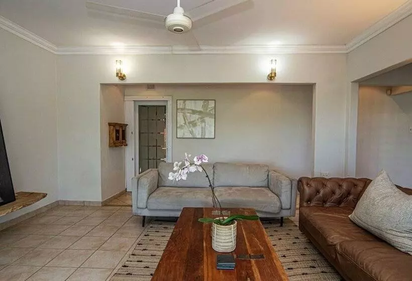 هتل Shelbourne Lodge