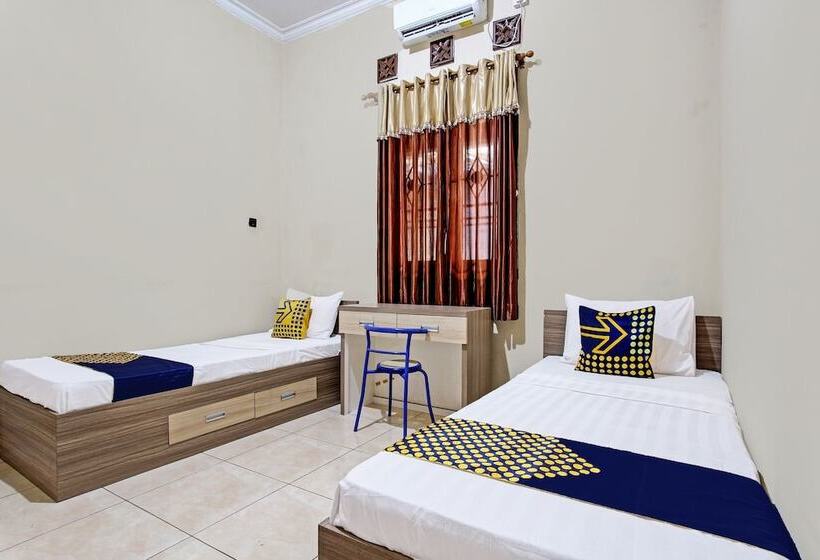 Otel Spot On 92424 Wulan Homestay Syariah
