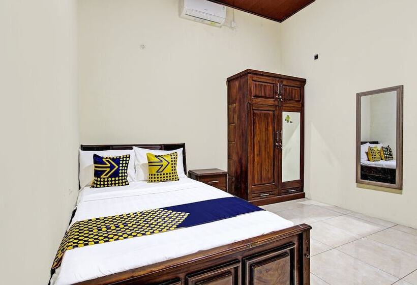 Otel Spot On 92424 Wulan Homestay Syariah