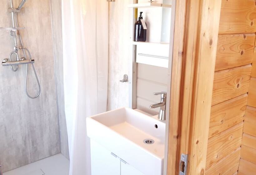 هتل Stundarfriður Cottages