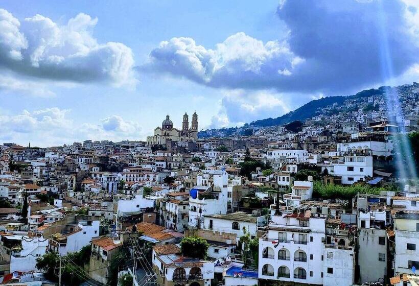 هتل Taxco De Mis Amores