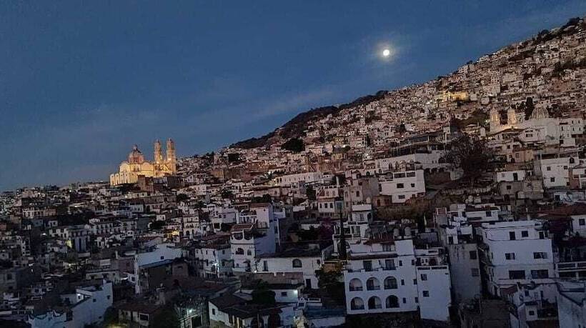 هتل Taxco De Mis Amores